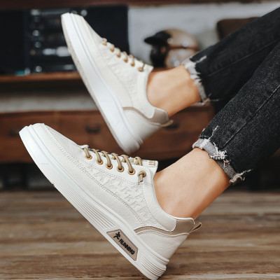 Giày thể thao nam đế êm nhẹ, thoáng khí đế cao su đúc, chống trơn trượt hạn chế mòn – BEE GEE - GNA2019A