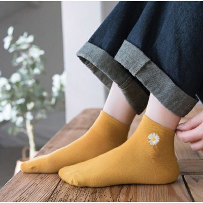 Combo 10 đôi tất hoa cúc , gấu nữ ,cổ ngắn nhiều màu dễ thương vải cotton , khử mùi , kháng khuẩn kèm túi dây rút xinh xắn cute cho phái nữ