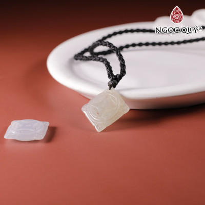 Mặt dây chuyền khắc kim tiền cẩm thạch type A 15x15mm mệnh hỏa mộc - Ngọc Quý Gemstones