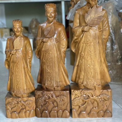 Tượng khổng minh (gia cát lượng ) bằng gỗ bách xanh thơm nức kt cao 20