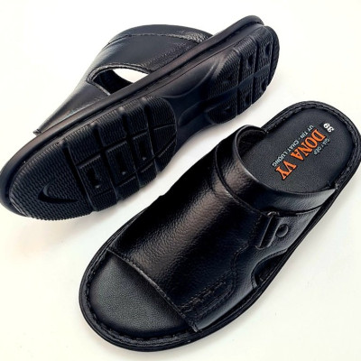 Dép nam da bò thiết kế Ô VUÔNG tạo điểm nhấn đẹp mắt cho người mang, đế siêu nhẹ đặc biệt được may full đế bao chắc chắn