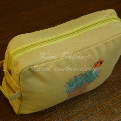Túi vải thêu tay đựng đồ dùng cá nhân 
