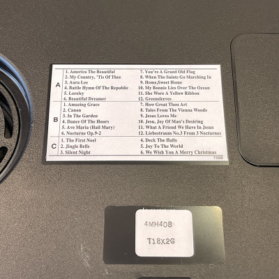 Đồng hồ Rhythm Magic Motion 4MH408WU19 – KT 38.4 x 47.0 x 13.9cm. Dùng PIN.