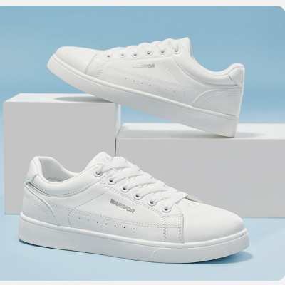 Giày thể thao nam đế êm nhẹ, thoáng khí đế cao su đúc, chống trơn trượt hạn chế mòn  – BEE GEE - GNA2032