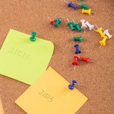 Ghim Màu Cắm Bảng Deli, Đỏ, Vàng, Xanh, Xanh Lá, Trắng - 35 Cái/Hộp, 2 Hộp E0021