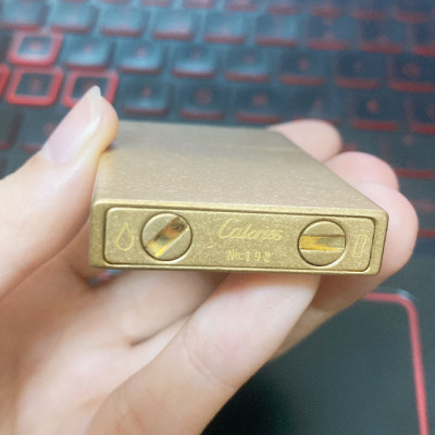 Vỏ Hột Quẹt Bật Lửa Xăng Đá Calories Y158 đẹp độc lạ - dùng xăng bấc đá cao cấp ( giao màu ngẫu nhiên )