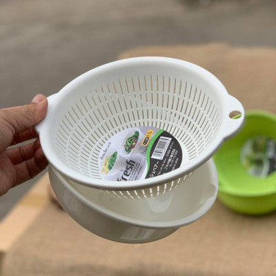 Rổ nhựa cao cấp dạng tròn Sanada Seiko 3.6L có tay cầm tiện dụng - Hàng nội địa Nhật Bản.