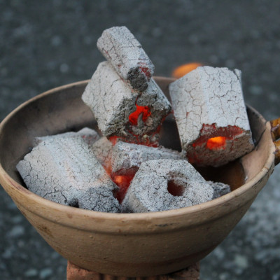 Than gáo dừa không khói chính hãng R2D hộp 4 KG than nướng BBQ an toàn cho sức khoẻ gia đình bạn