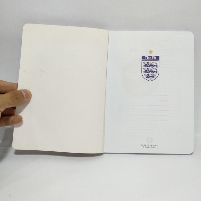 Sổ Tay Huyền Thoại Châu Âu - Bobby Charlton