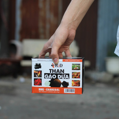 Combo 3 hộp than không khói làm từ Gáo dừa chính hãng R2D dùng cho tiệc nướng BBQ (tổng 7 kg than) an toàn cho sức khoẻ