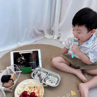 Khay ăn 2 ngăn kèm thìa hình thú dễ thương hình thú cho bé loại 1 - giao hình ngẫu nhiên