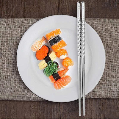 Set 2 vĩ  đũa inox đầu xoắn chống trượt, chống trơn khi gắp, không bị đen, mốc, chịu lực tốt, khó cong, vênh dễ cầm nắm , an toàn và  tiện lợi