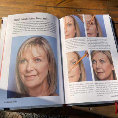 (Bìa cứng, in màu toàn bộ) – THE MAKE - UP MANUAL – TRANG ĐIỂM TỰ NHIÊN, HỌC CÁCH TRANG ĐIỂM TỪ A- Z - Lisa Potter-Dixon  -  Dương Thanh Trà  dịch -Á Châu  – NXB Lao Động