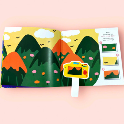 Sách - Úm Ba La! Máy ảnh mở ra! RÈN TRÍ NÃO - LUYỆN TẠP TRUNG - Nhanh mắt - Sách tương tác - Dành cho trẻ 3+