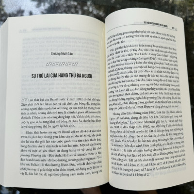 (Football Book Of The Year) ĐẢO NGƯỢC KIM TỰ THÁP – LỊCH SỬ CHIẾN THUẬT BÓNG ĐÁ (Ấn bản 2023 cập nhật trọn vẹn kỷ niệm 15 năm ra mắt) - Jonathan Wilson – dịch giả Việt Cường, Dũng Lê và Nguyễn Tuấn Bình – Bình Book