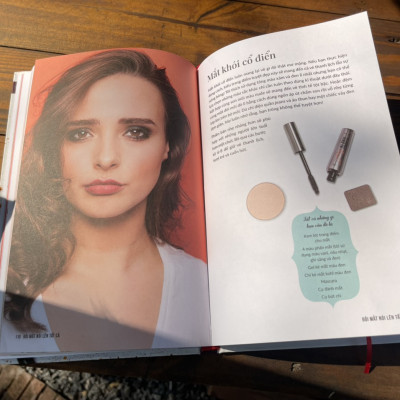 (Bìa cứng, in màu toàn bộ) – THE MAKE - UP MANUAL – TRANG ĐIỂM TỰ NHIÊN, HỌC CÁCH TRANG ĐIỂM TỪ A- Z - Lisa Potter-Dixon  -  Dương Thanh Trà  dịch -Á Châu  – NXB Lao Động