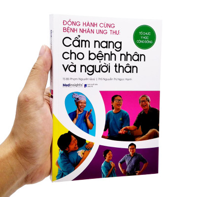 Đồng Hành Cùng Bệnh Nhân Ung Thư: Cẩm Nang Cho Bệnh Nhân Và Người Thân