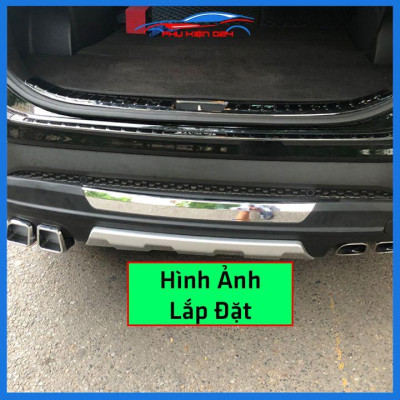 Ốp chống trầy cốp Santafe 2019-2020-2021-2022 thép không gỉ vân titan bảo vệ xe chống va đập