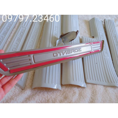 Ốp bậc cửa , nẹp bước chân Kia Sorento 2021-2022 cao cấp -mẫu Titan 8 chi tiết