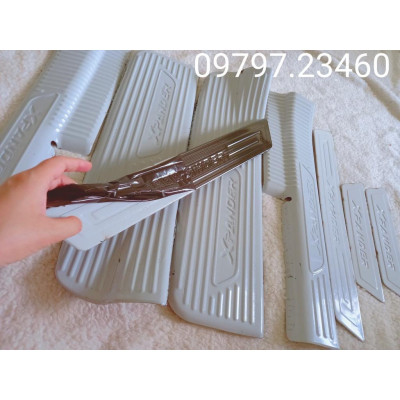 Ốp bậc cửa , nẹp bước chân Kia Sorento 2021-2022 cao cấp -mẫu Titan 8 chi tiết