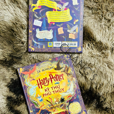 Harry Potter - Kỳ Thư Phù Thủy - Bìa Cứng