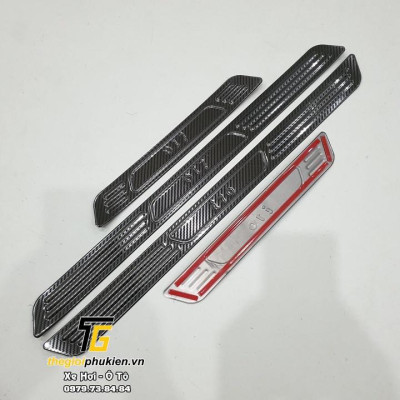TRỌN BỘ Nẹp bước chân và ốp chống trầy cốp Hyundai Grand i10 2021 HATCHBACK -  vân Carbon