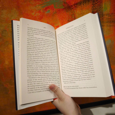 Sách - Milk : An intimate History of Breastfeeding by Joanna Wolfarth - Nonfiction /Parenting/ History in English