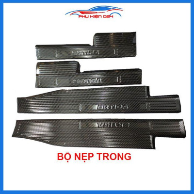 Bộ nẹp bước chân trong ngoài vân Cacbon xe Ertiga 2019-2020-2021 chống trầy làm đẹp ô tô