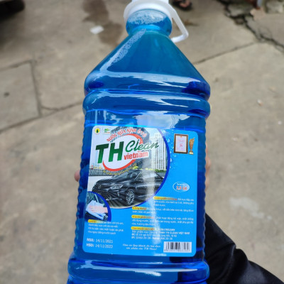 Nước rửa kinh ô tô, xe máy TH CLEAN  can 2.5 lít 