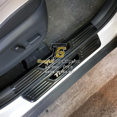 Bộ Ốp bậc cửa, Nẹp bước chân Hyundai Tucson 2016-2020 vân Carbon