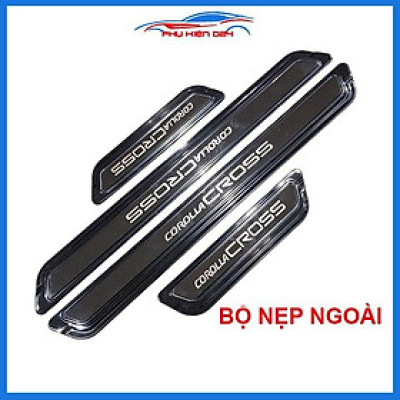 Bộ nẹp bước chân trong ngoài vân Cacbon xe Corolla Cross 2020 chống trầy làm đẹp ô tô
