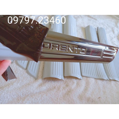 Ốp bậc cửa , nẹp bước chân Kia Sorento 2021-2022 cao cấp -mẫu Titan 8 chi tiết