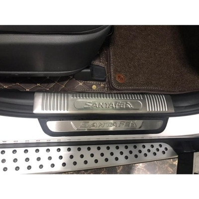 BỘ SẢN PHẨM Nẹp bước chân và ốp chống trầy cốp Hyundai Santafe 2019 - Mẫu Inox