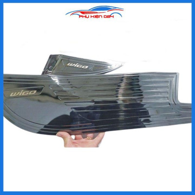 Ốp tapli Wigo 2018-2019-2020-2021-2022 vân titan chống xước va đập khi mở cửa và làm đẹp xe