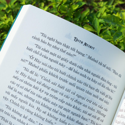 Sách - Lâu đài thần bí - Đinh Tị Books