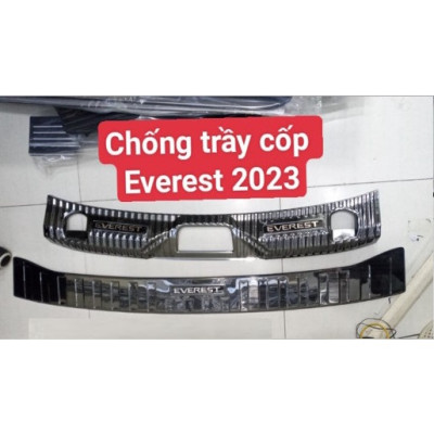 Ốp chống trầy cốp trong, ngoài xe Ford Everest 2022 2023 chất liệu Titan cao cấp