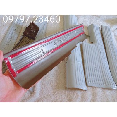 Ốp bậc cửa , nẹp bước chân Kia Sorento 2021-2022 cao cấp -mẫu Titan 8 chi tiết