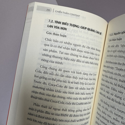 CHIẾN THẦN CONTENT: Thao Túng Hành Vi Mua Hàng, Chiến Lược Marketing Thần Tốc, Nghệ Thuật Chốt Sale Triệu Đơn - Diệp Tiểu Ngư, Câu Tuấn Vĩ - 1980 Books