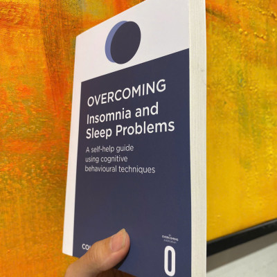 Sách - Overcoming Insomnia and Sleep Problems: A Self-Help Guide Using Cognitive Behavioral Techniques by Colin A Espie - English Book 