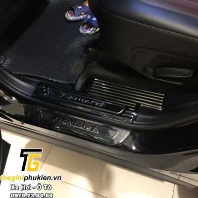 Bộ Ốp bậc cửa, Nẹp bước chân Hyundai Santafe 2021 - Mẫu Titan