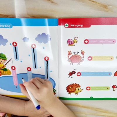 Bộ vở viết xóa được 5 quyển - Tặng kèm 2 bút viết xóa màu ngẫu nhiên - Wipe clean