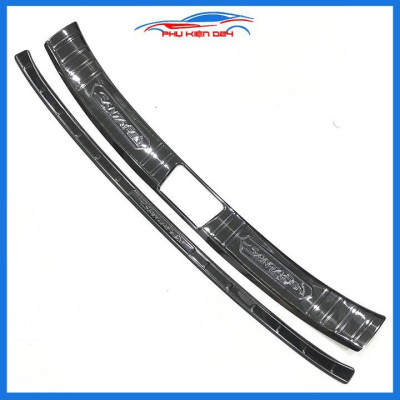 Ốp chống trầy cốp Santafe 2019-2020-2021-2022 thép không gỉ vân titan bảo vệ xe chống va đập