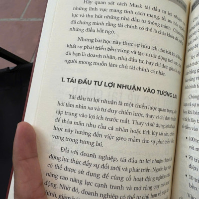 ELON MUSK: Tỷ Phú Của Những Giấc Mơ Điên Rồ - The Gurus - Chuyên gia Nguyễn Hoàng Phương Hiệu đính - Bizbooks