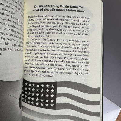 MỞ KHÓA VŨ TRỤ - Stephen Hawking & Lucy Hawking – Kim Phụng dịch – Nhã Nam – NXB Thế giới