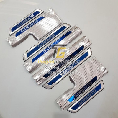 Bộ Ốp bậc, Nẹp bước chân Kia Sorento 2021 - Mẫu INOX