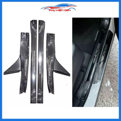Bộ nẹp bước chân trong ngoài vân Cacbon xe Corolla Cross 2020 chống trầy làm đẹp ô tô
