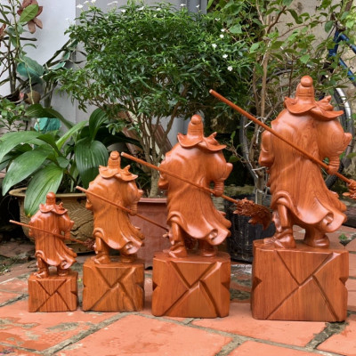 Tượng quan công sách đao gỗ hương kt cao 20