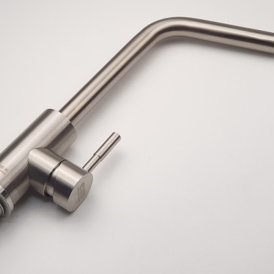 Vòi rửa chén nóng lạnh Inox SUS 304 nguyên khối đầu vòi xoay 360 độ Eurolife EL-T031 (Trắng vàng)