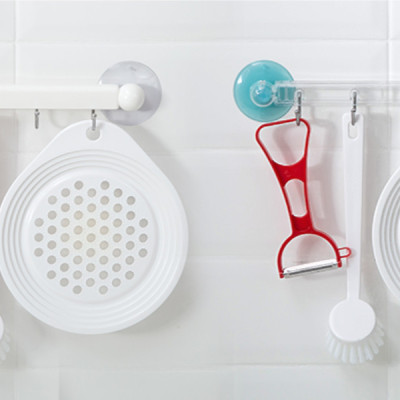 Thanh nhựa 4 móc treo đồ núm hít chân không Yamada - Màu trắng