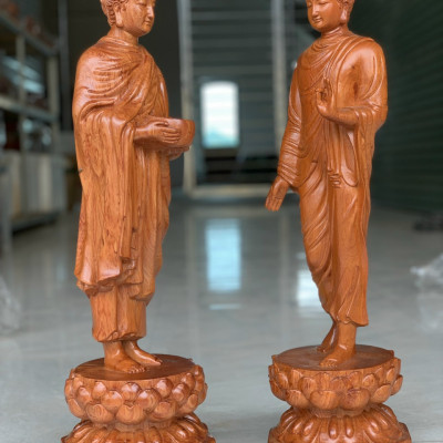 Tượng phật thích ca khất thực bằng gỗ hương đá kt cao 23cm